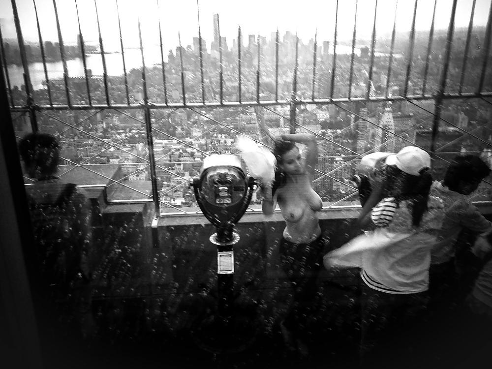 6P Shelby Carter Topless Empire State Building