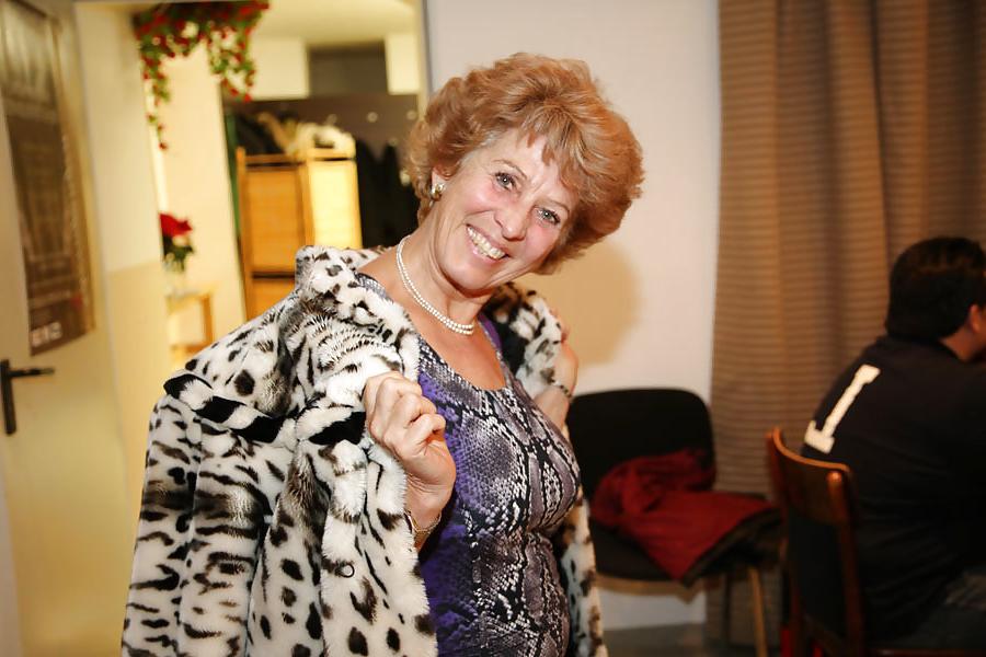 5P British Granny Leeds