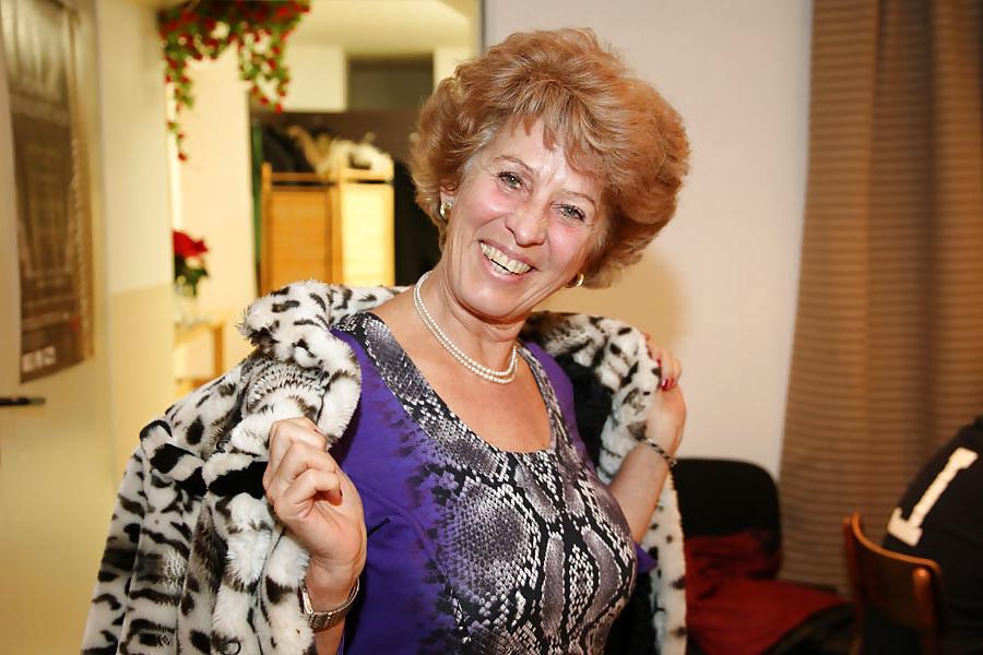 5P British Granny Leeds