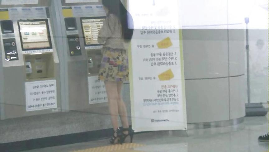 8P Korean girl fucked in public