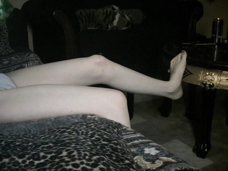 25P Punk Girl's Feet