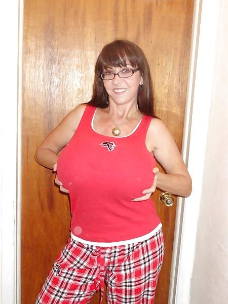25P Casey James-Busty Goddess