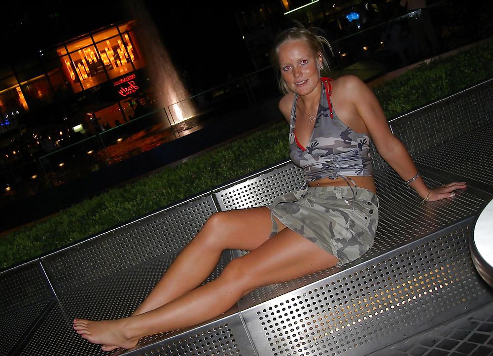 25P Cute Blonde undresses on Vacation