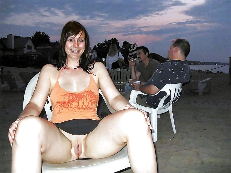 18P Wide and Open in Public -196-