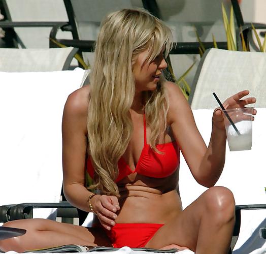 12P Female celebs - Old pics