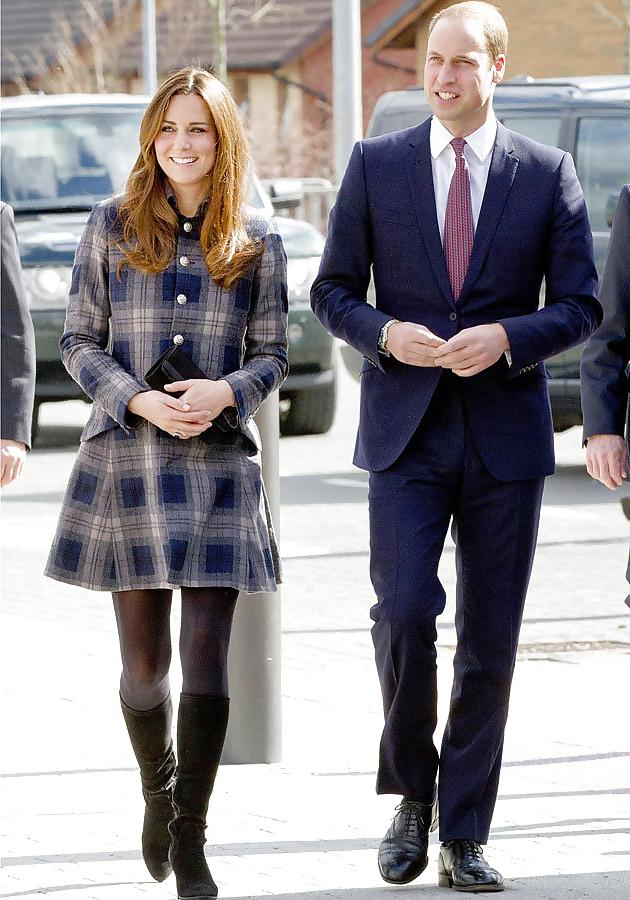 20P Royal Pantyhose Queen
