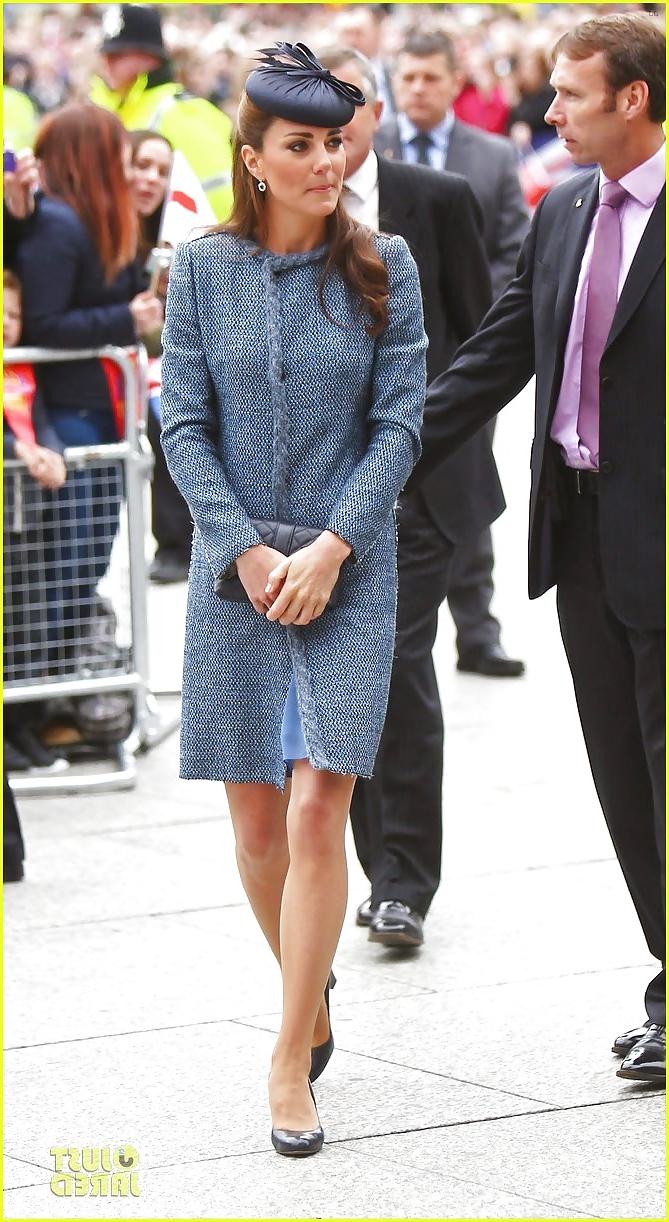 20P Royal Pantyhose Queen