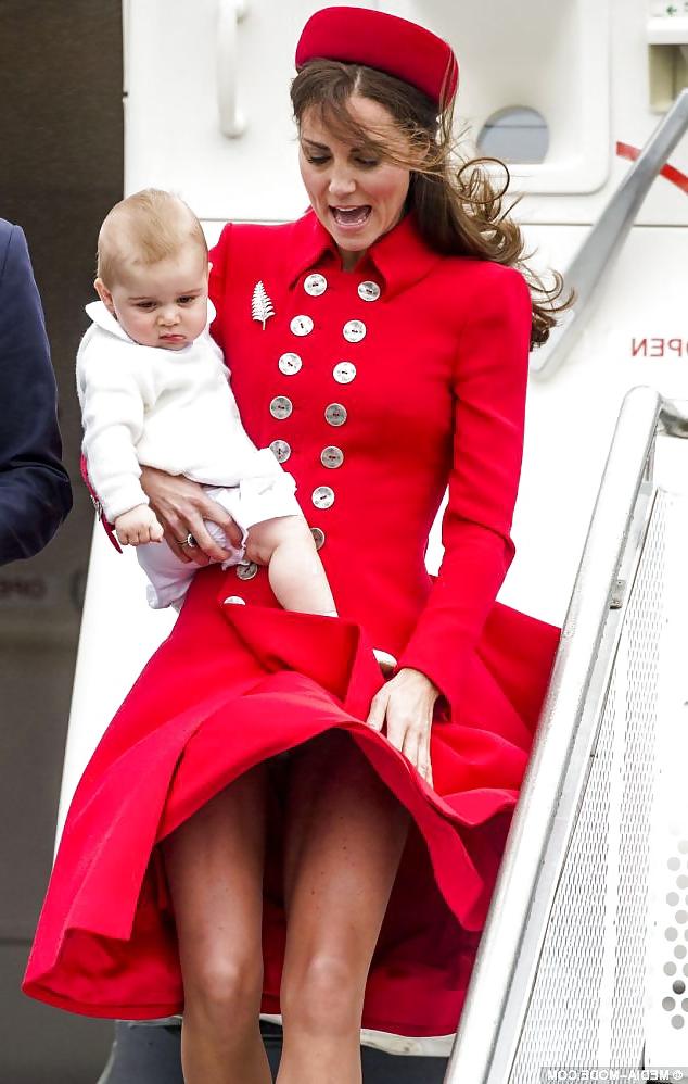 20P Royal Pantyhose Queen