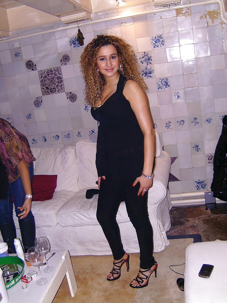 25P Moroccan slut with hot feet and tits!