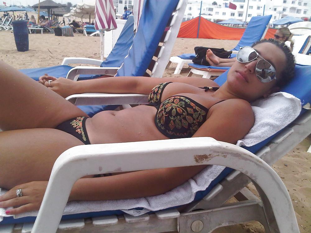 25P Moroccan slut with hot feet and tits!