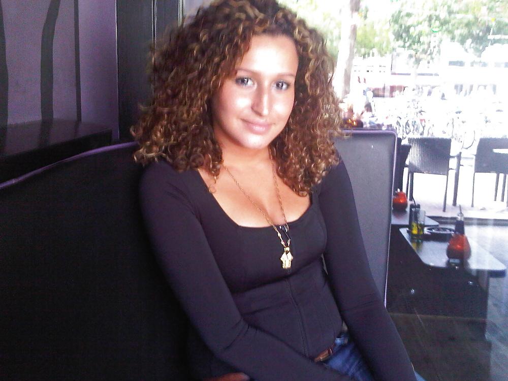 25P Moroccan slut with hot feet and tits!