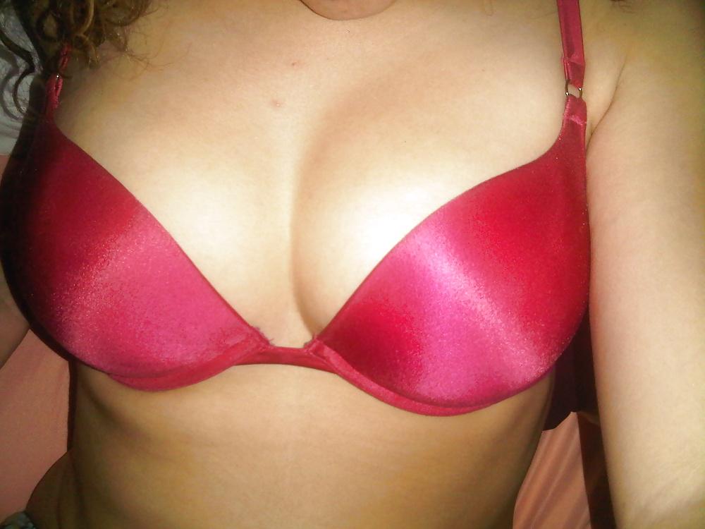 25P Moroccan slut with hot feet and tits!