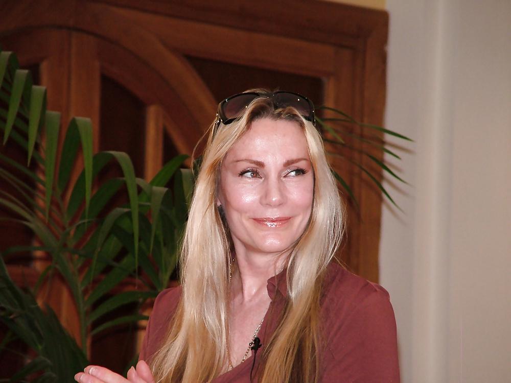 13P Virginia Hey-Mature Goddess