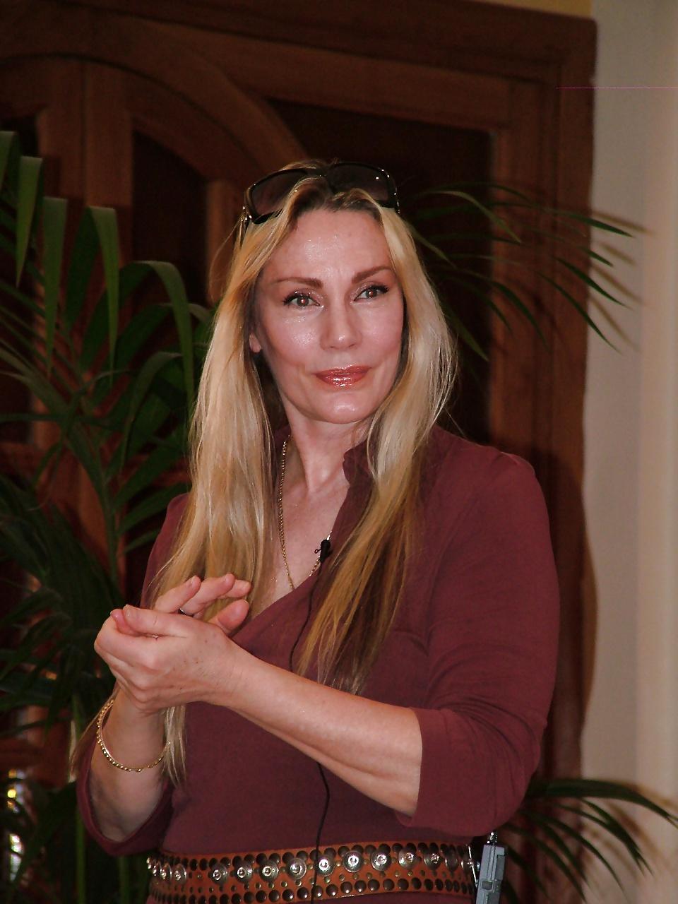 13P Virginia Hey-Mature Goddess