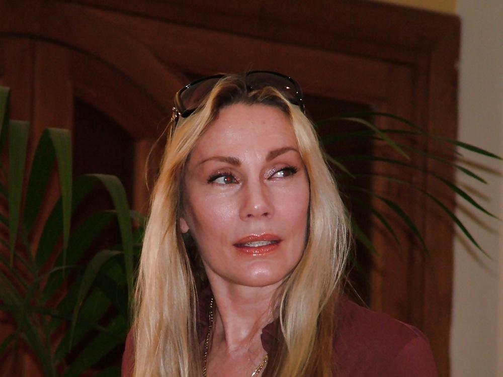13P Virginia Hey-Mature Goddess