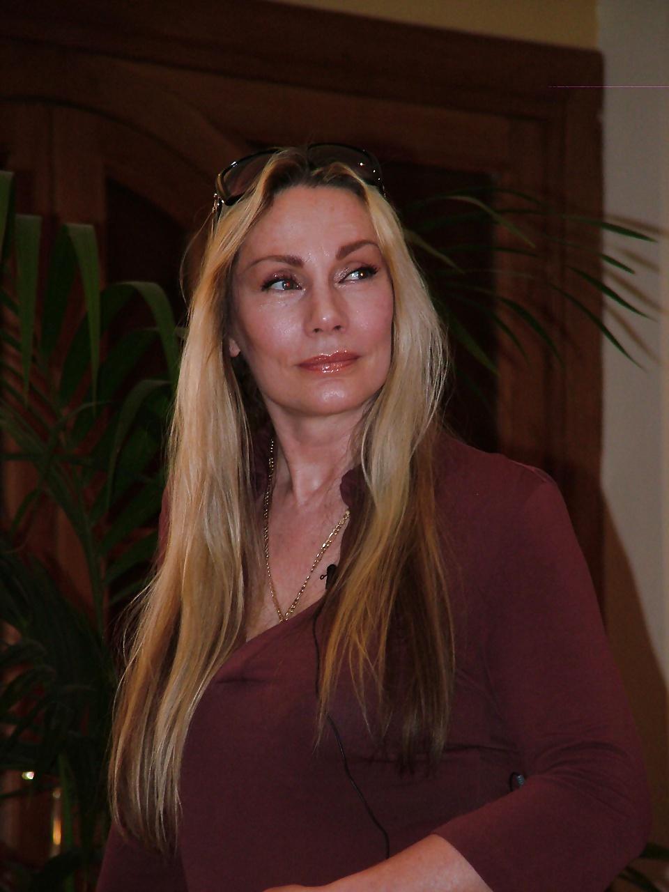 13P Virginia Hey-Mature Goddess