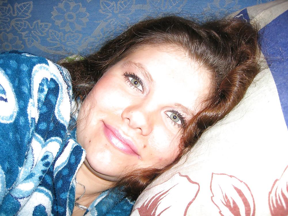 25P Russian lustful bitch! Amateur photos!