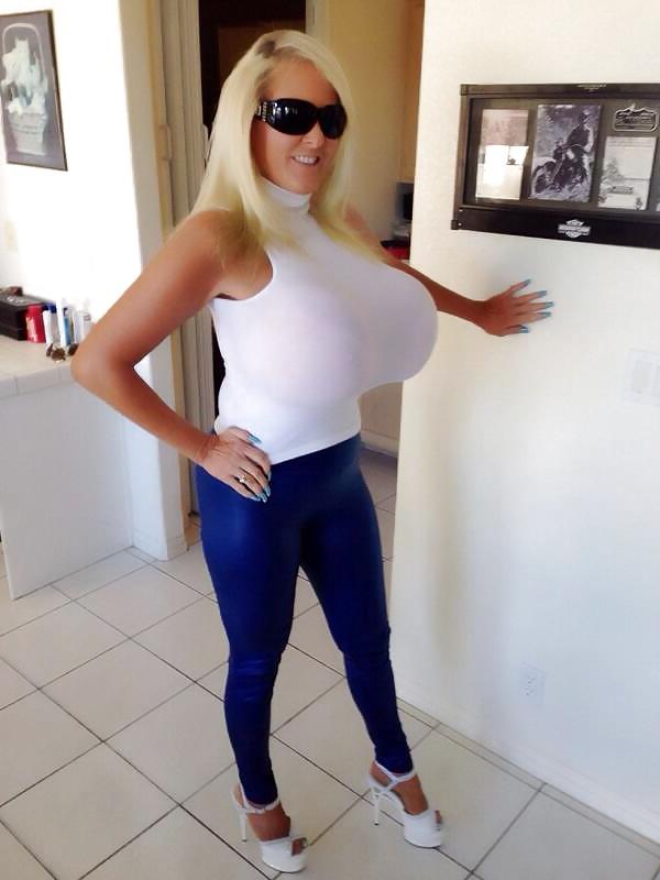 25P Kayla-Busty Goddess