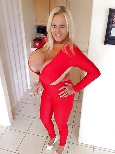 25P Kayla-Busty Goddess