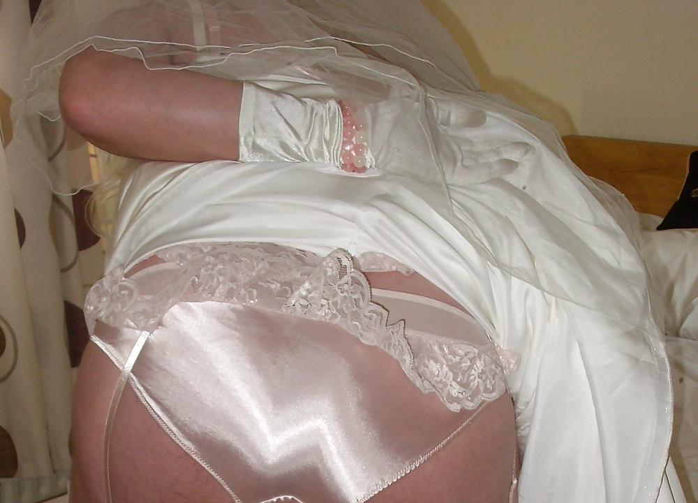 11P Here Cums the Bride!