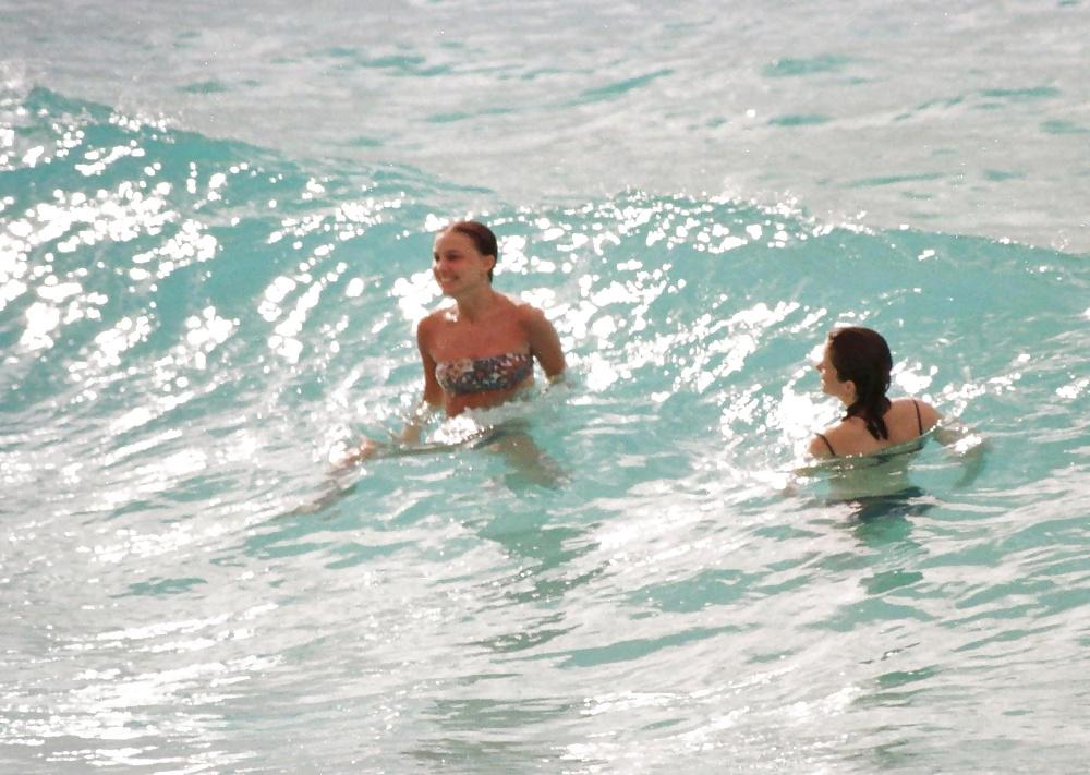 25P Natalie Portman - topless at the beach, January 2000