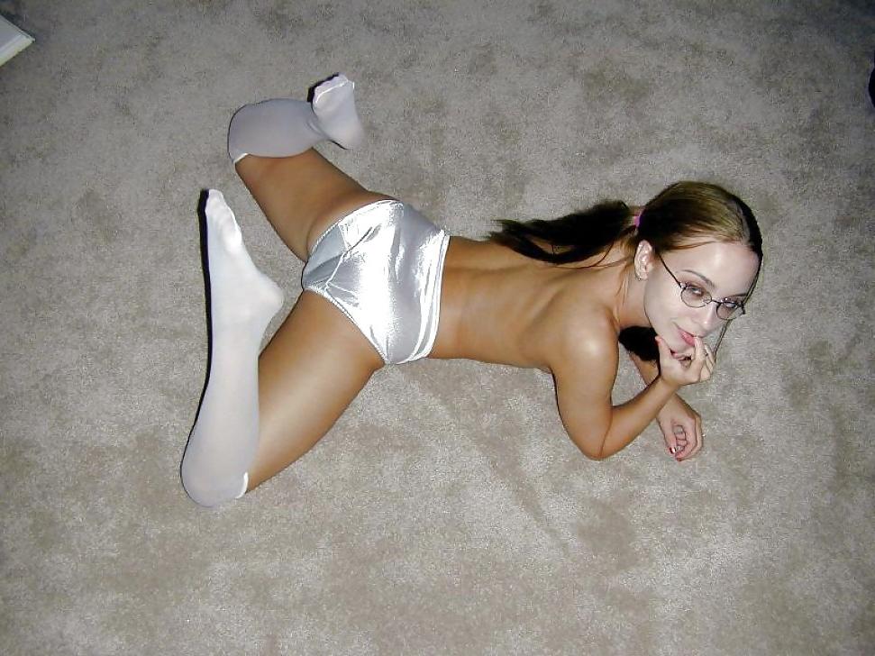 14P Pantyhose, Stockings and Nylon Feet