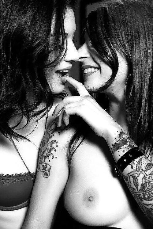 14P Lesbian art pics XI