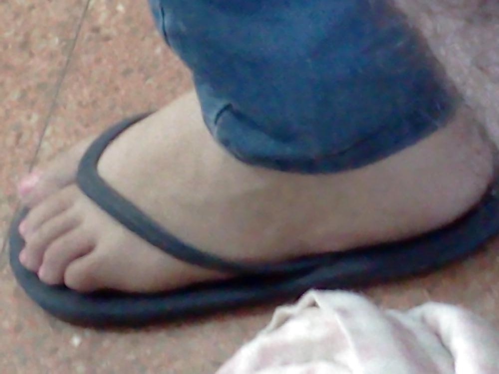 25P Fun With Feet