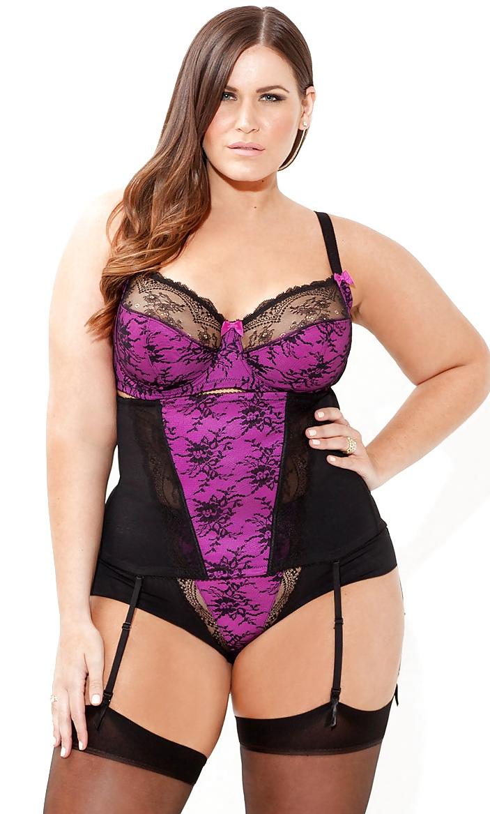 9P Plus Size Model Goddess: Courtney Maxwell