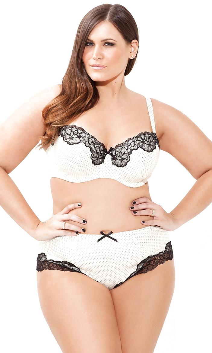 9P Plus Size Model Goddess: Courtney Maxwell