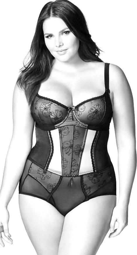 9P Plus Size Model Goddess: Courtney Maxwell