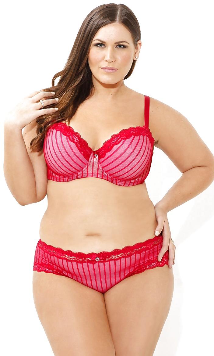 9P Plus Size Model Goddess: Courtney Maxwell