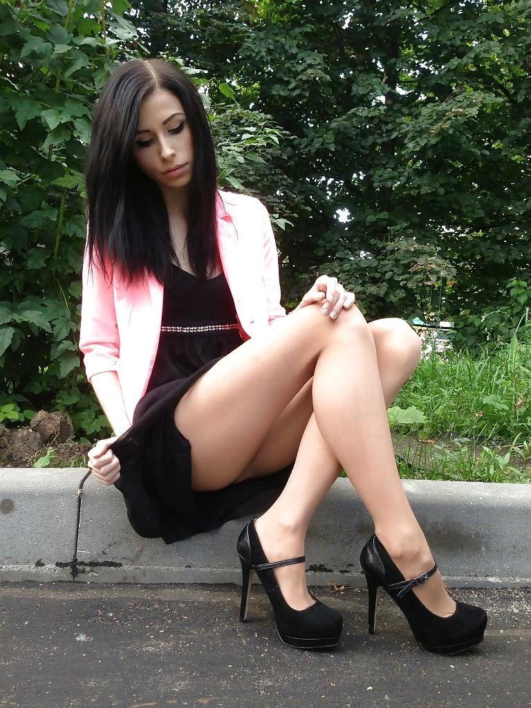 25P Sexy Legs, Feet & Heels