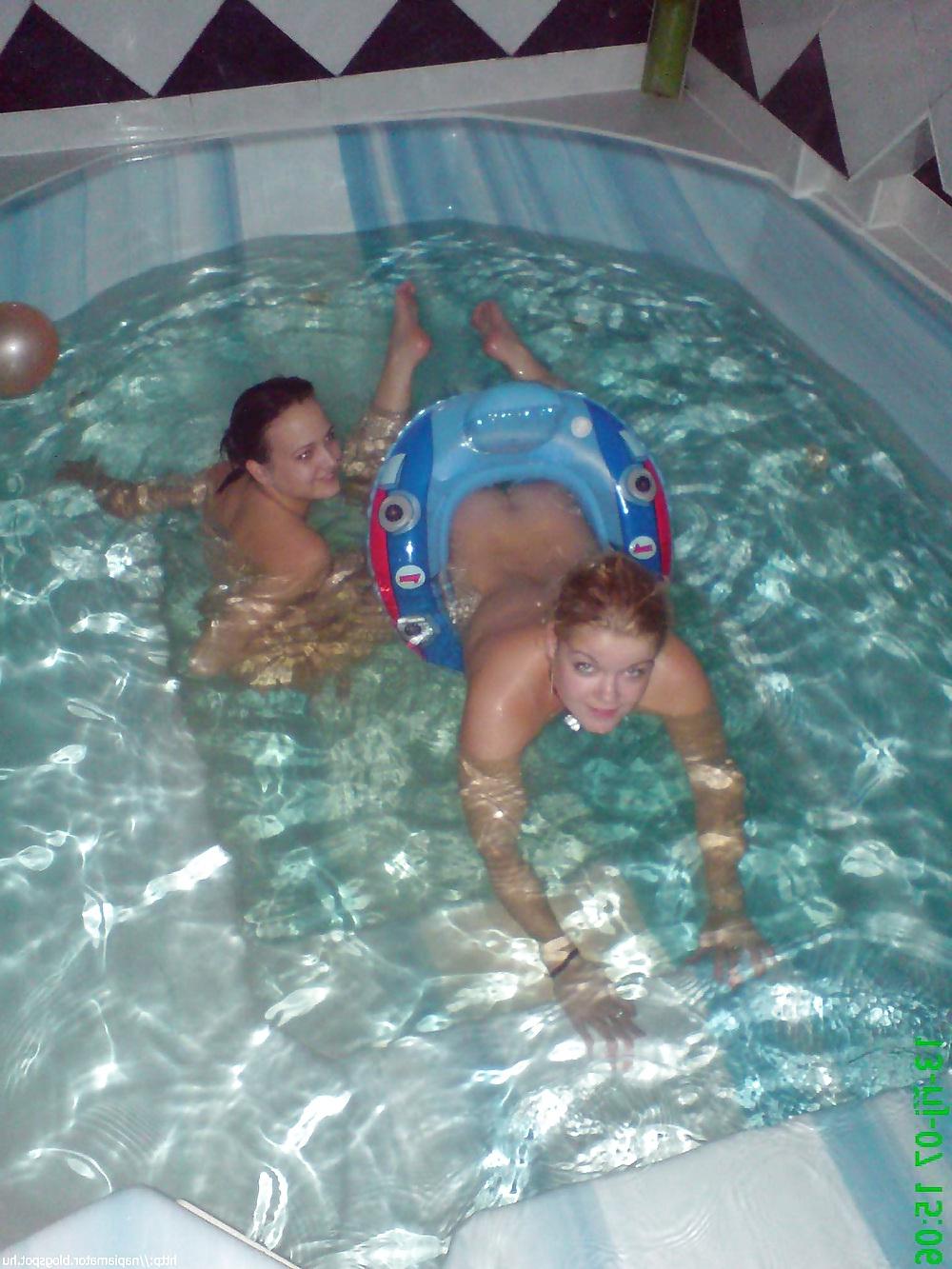 11P Czech girlfriends