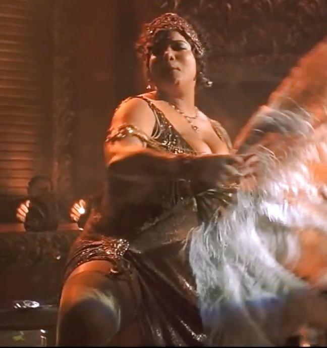 13P Queen Latifah In Stockings And Garters