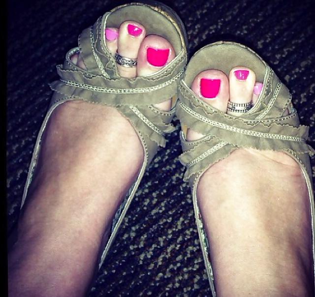 23P Feet, Toes, Shoes