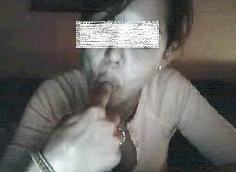 25P French horny brunette bitch on MSN - by GranDBastard 