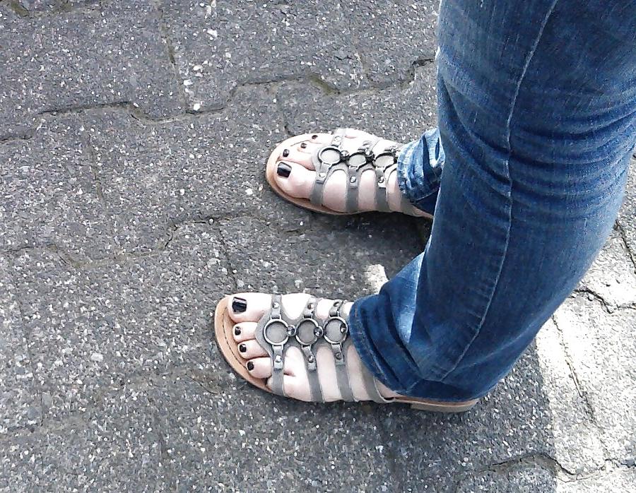 25P Feet and Soles