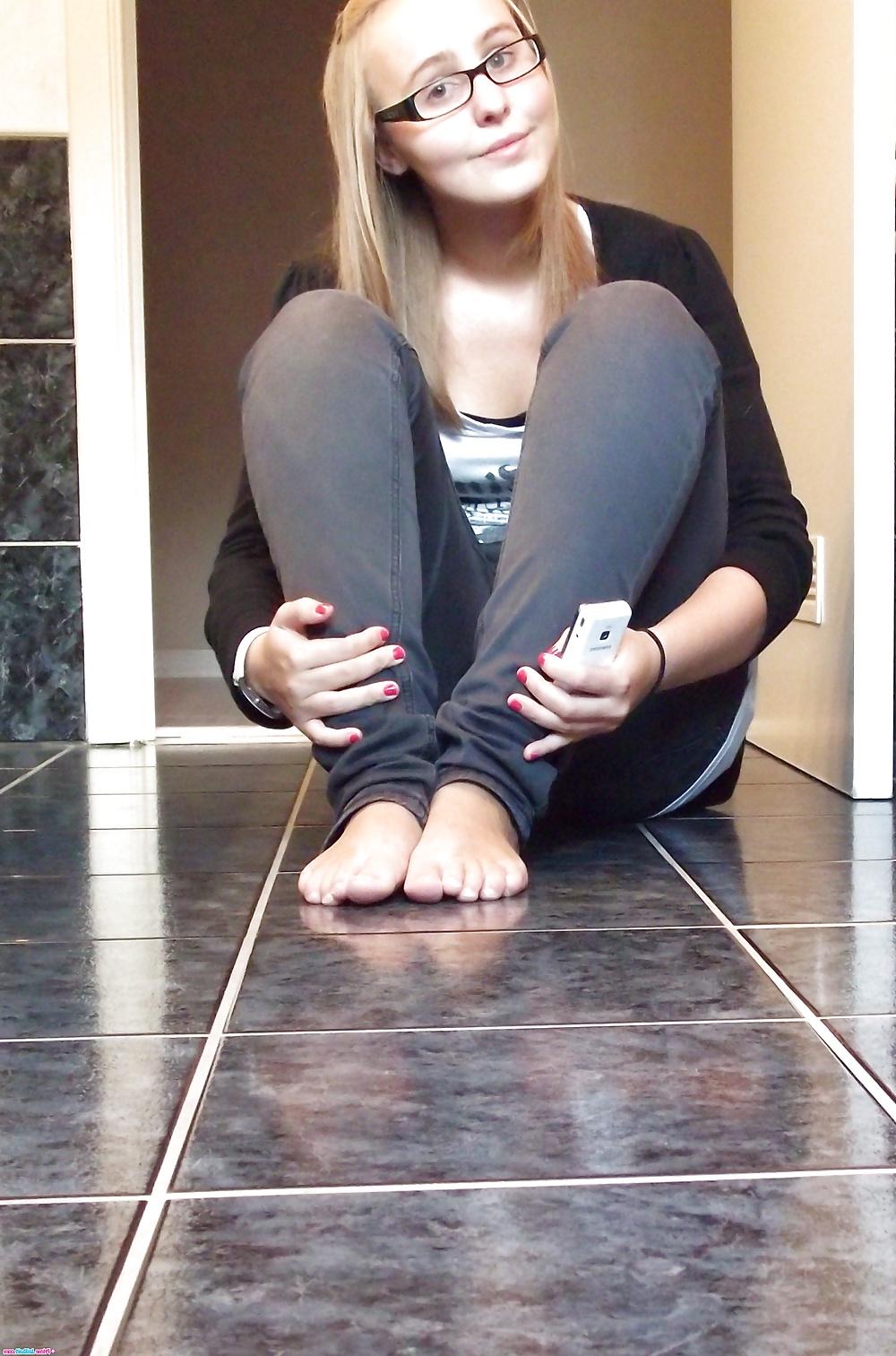 25P Feet and Soles