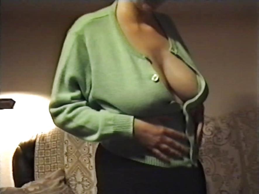 12P SAG - Open your blouse Bitch let's see the big hangers 02
