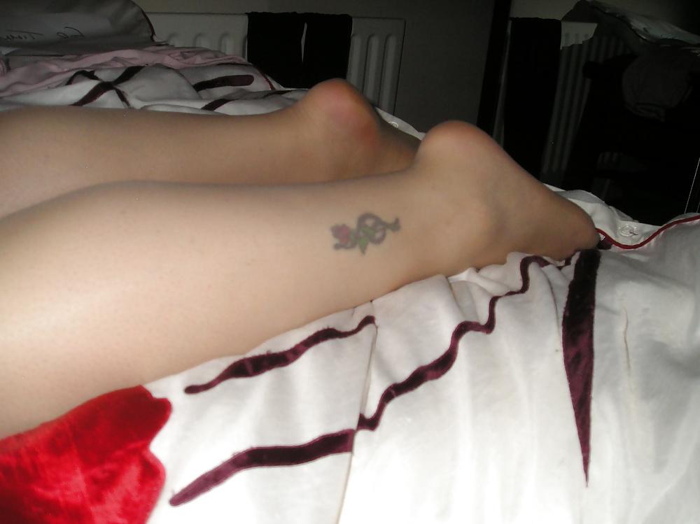 17P My girlfriends natural tights pantyhose covered feet