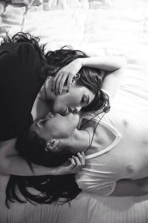 25P Lesbian art pics XXIV