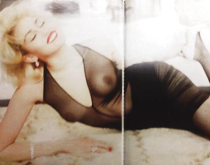 20P MILEY  CYRUS -TOPLESS