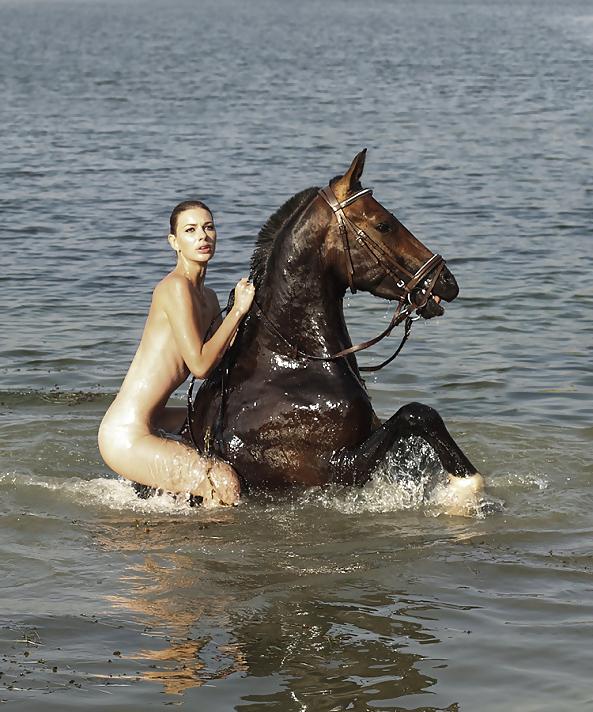 25P Fine Art Nudes
