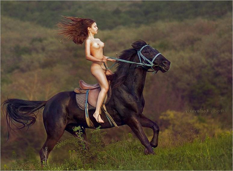 25P Fine Art Nudes