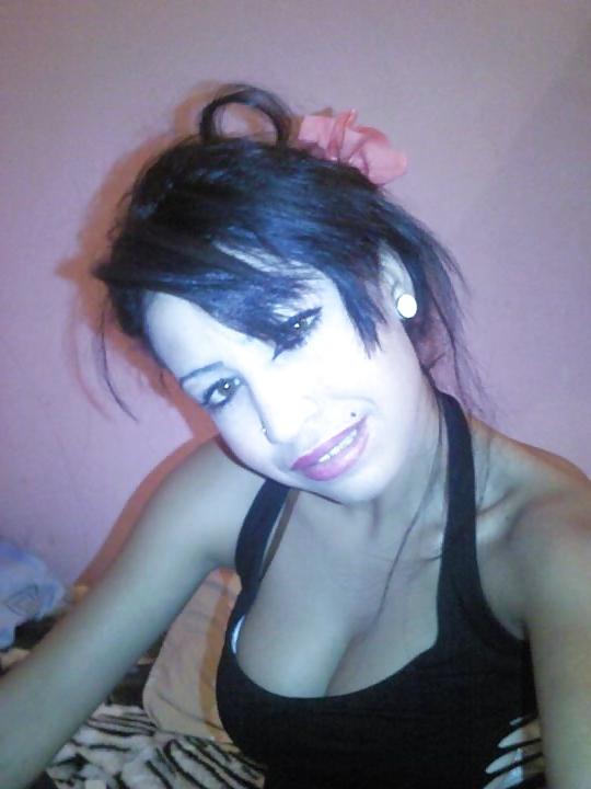 9P Her name is Samira and she's a bitch 