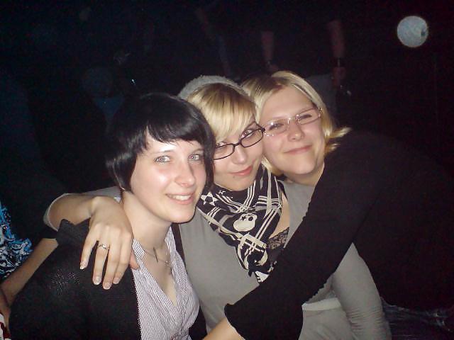 25P AMATEUR BITCH, PARTY PICS  WITH BOYFRIEND AND MY GIRLS