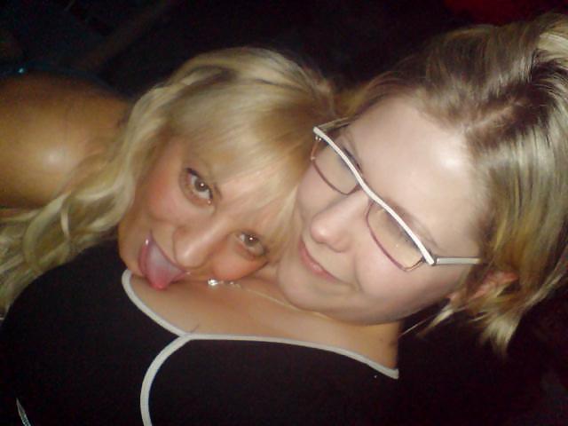 25P AMATEUR BITCH, PARTY PICS  WITH BOYFRIEND AND MY GIRLS