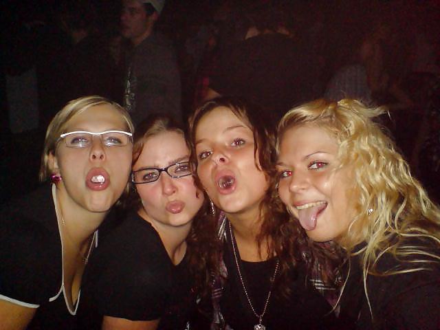 25P AMATEUR BITCH, PARTY PICS  WITH BOYFRIEND AND MY GIRLS