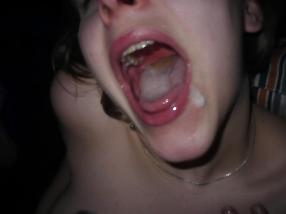25P AMATEUR BITCH DILDO PLAY 2